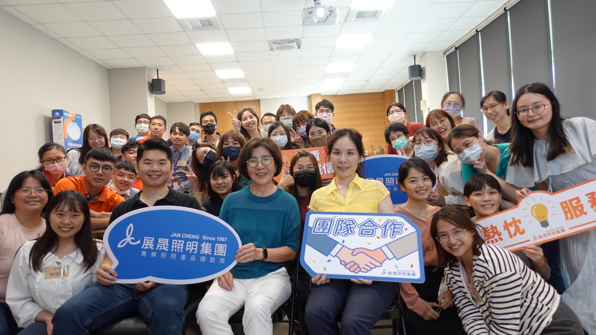 【同桌聊天】與創辦人董事長的近距離接觸