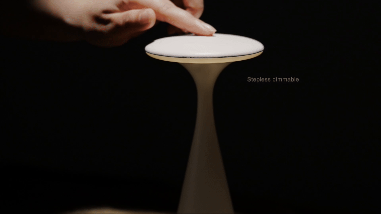 薄暮桌燈GIF-調光