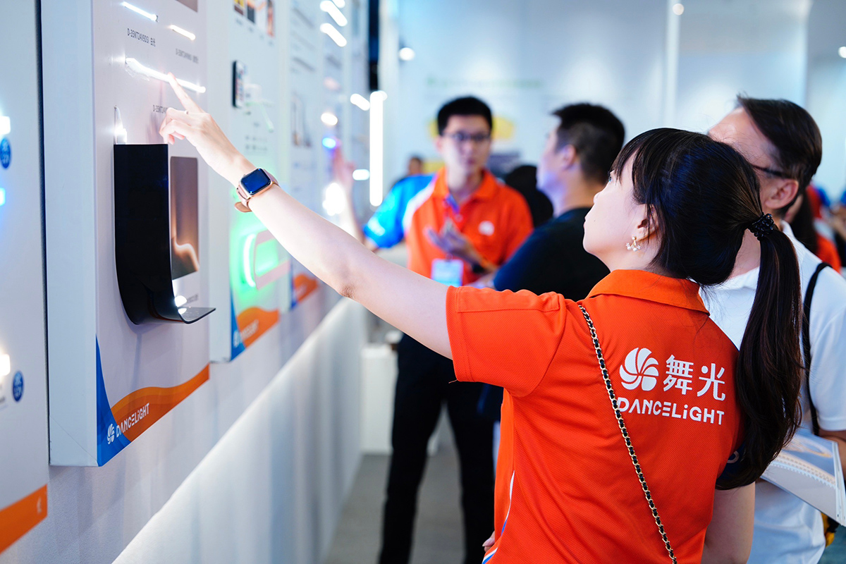 LINE_ALBUM_1130906 ～9高雄建材展_Day1_240909_130-1200