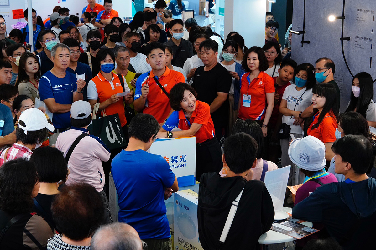 LINE_ALBUM_1130906-09建材展Day3_240909_73-1200