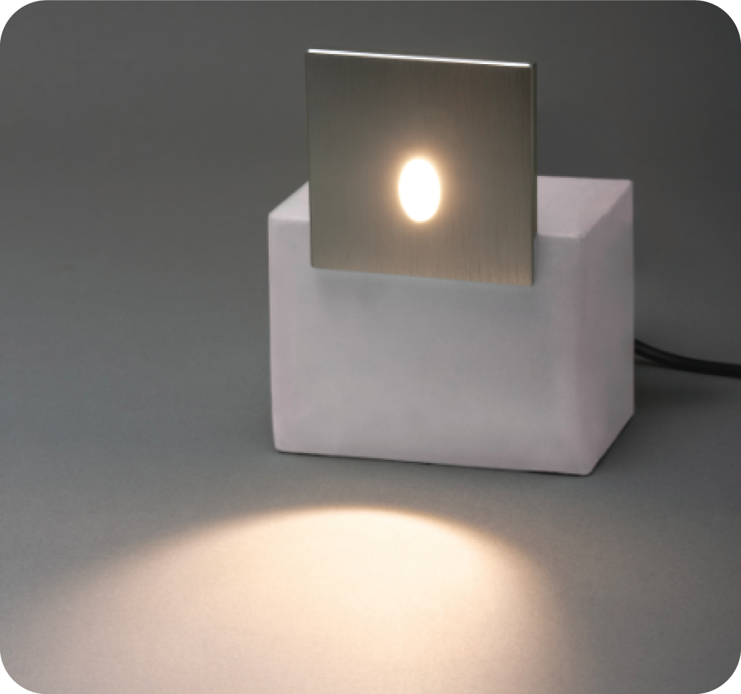 202510-迪克踢腳燈_官網圖文-v01_光型-橢圓孔