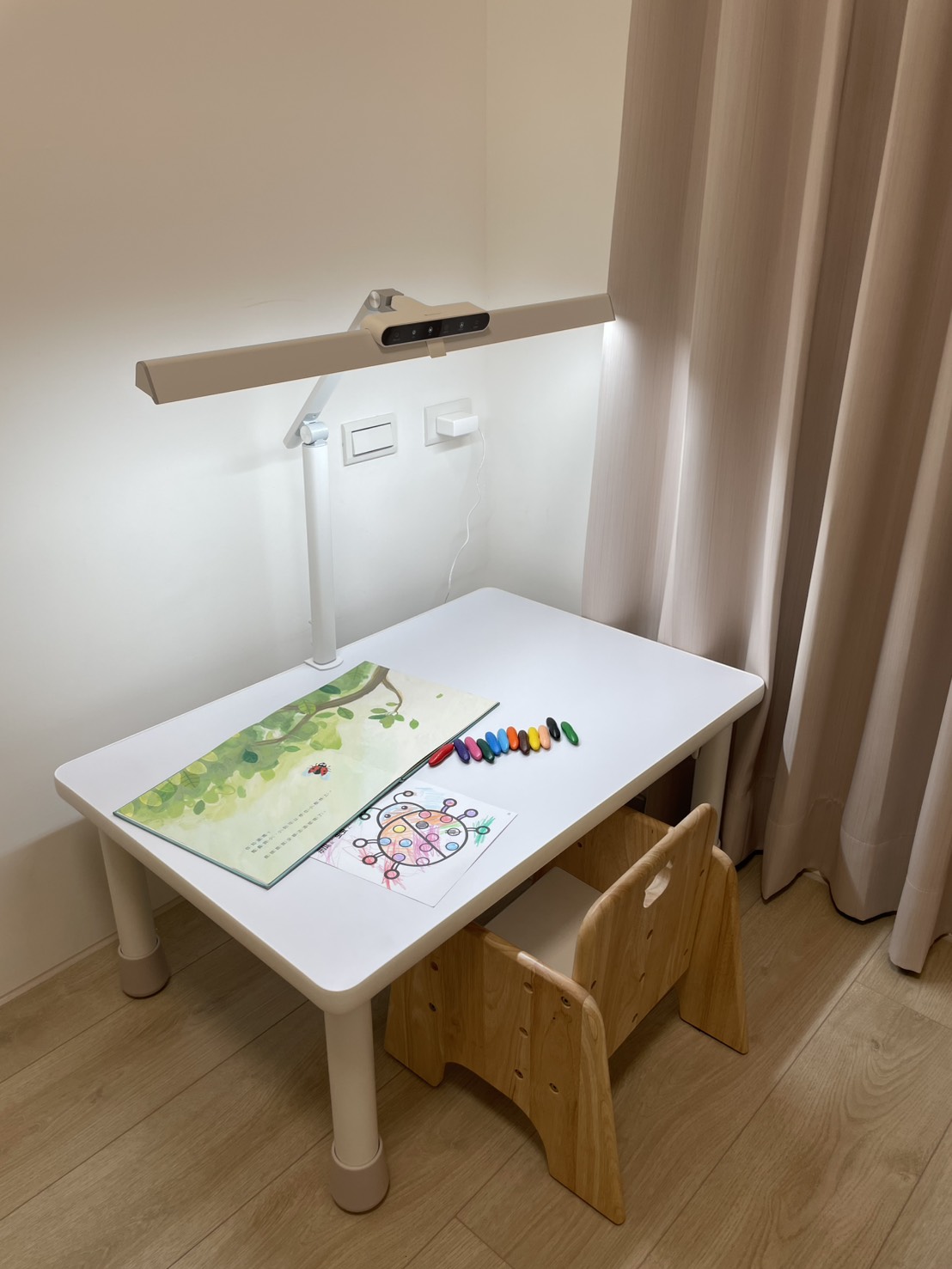 舞光舉辦年度品牌活動「舞動光彩節」，購買熱銷新品全光譜護眼檯燈再抽iPhone 17！