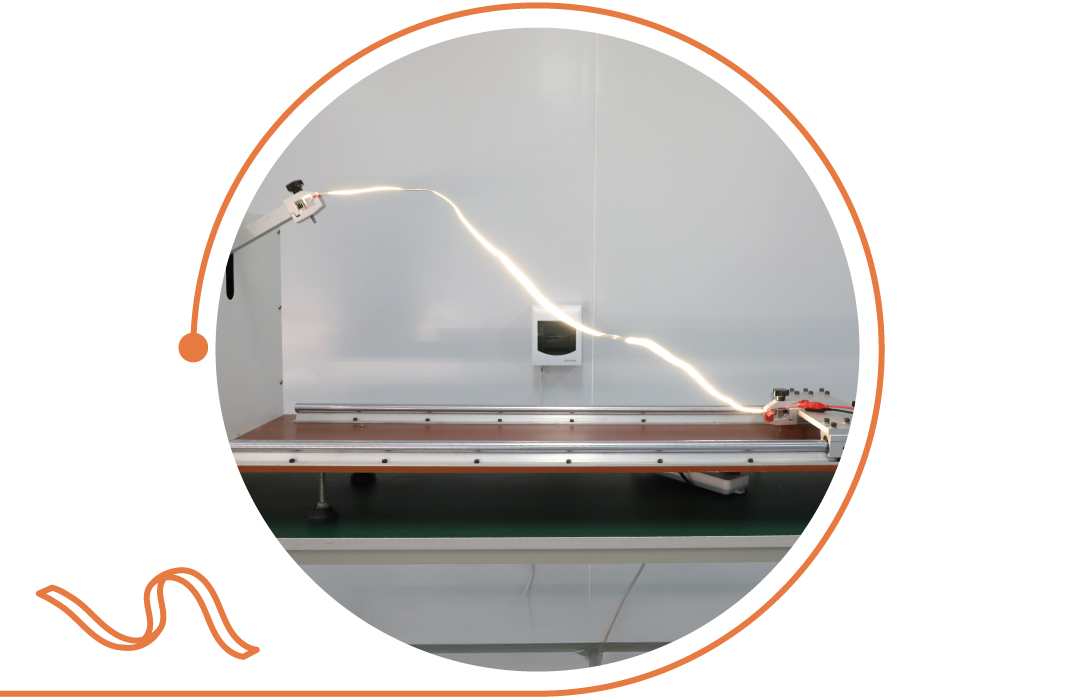 模擬燈帶安裝與使用中的拉扯、旋轉等外力衝擊，確保結構穩固、不易變形鬆脫，使用安心無憂。